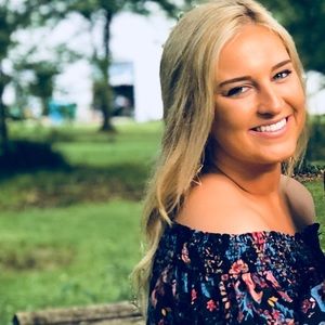 Meet your Posher, Aly